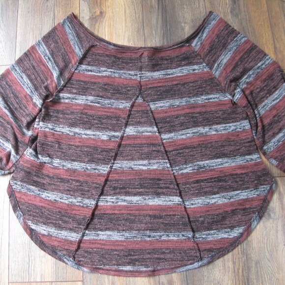 Free People loose fitting pullover ptp 23.5" *GUC - Picture 9 of 14